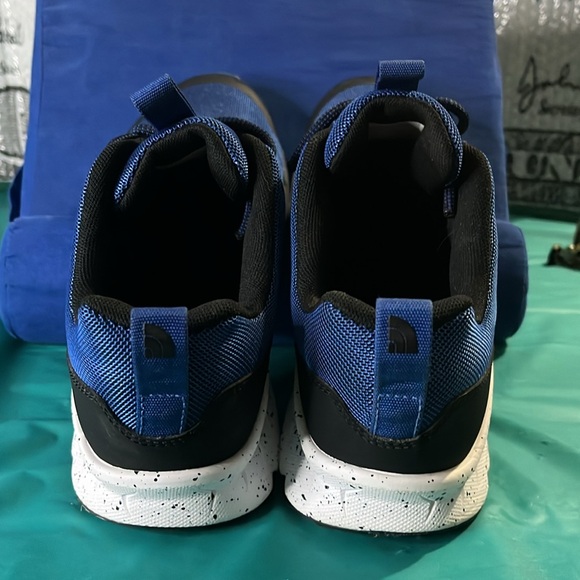 Mens shoes THE NORTH FACE SIZE 9 - Picture 3 of 7